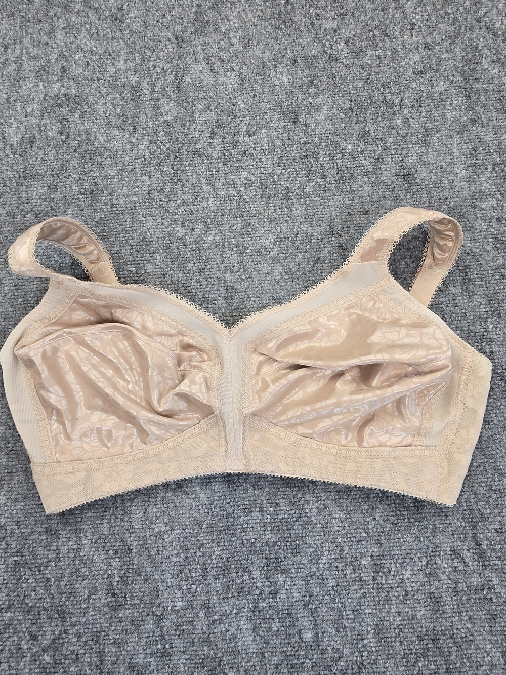 Playtex Bra Womens 42D Beige Wirefree Full Coverage Lace Support Soft Cup